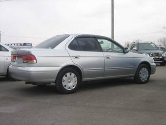 2003 Nissan Sunny Photos