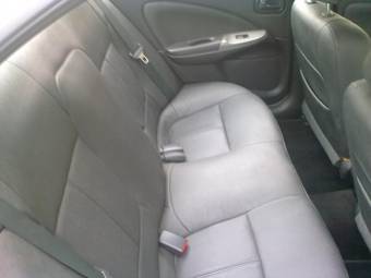 2003 Nissan Sunny Pictures