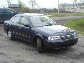 2003 Nissan Sunny Photos