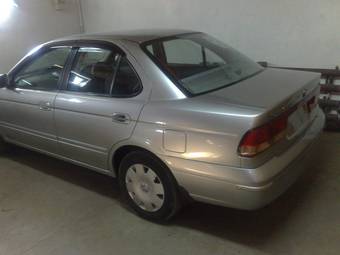 2003 Nissan Sunny Pictures
