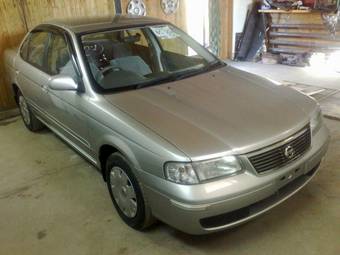 2003 Nissan Sunny Pictures