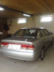 2003 Nissan Sunny Photos