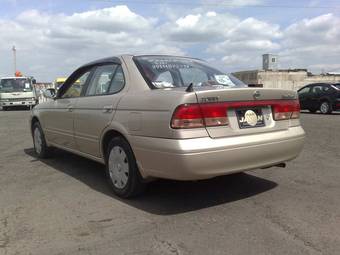 2003 Nissan Sunny Photos