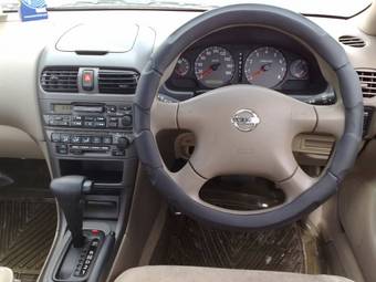 2003 Nissan Sunny Photos