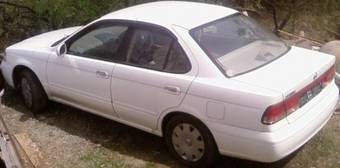 2003 Nissan Sunny Pictures