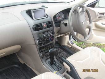 2003 Nissan Sunny Photos