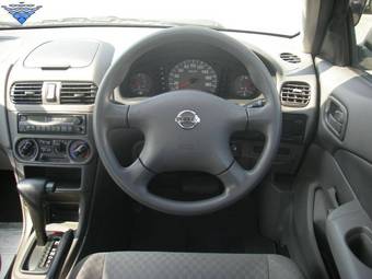 2003 Nissan Sunny Wallpapers