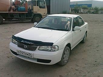 2003 Nissan Sunny Photos