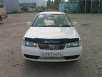 2003 Nissan Sunny Photos