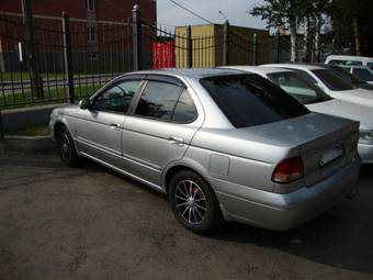 2003 Nissan Sunny Photos