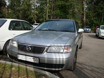 2003 Nissan Sunny Pictures