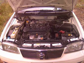 2003 Nissan Sunny Photos