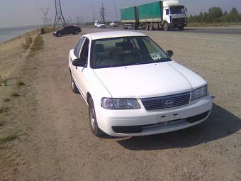 2003 Nissan Sunny Pictures