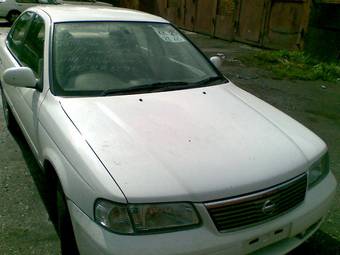 2003 Nissan Sunny Pictures