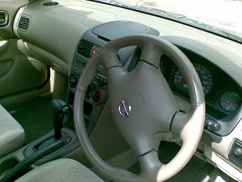 2003 Nissan Sunny Photos