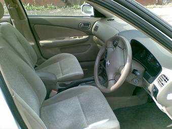 2003 Nissan Sunny Pictures