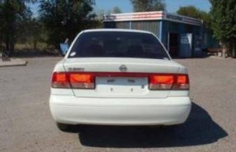 2003 Nissan Sunny Photos