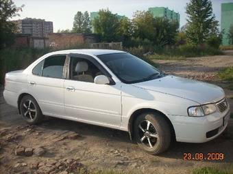 2003 Nissan Sunny Pictures