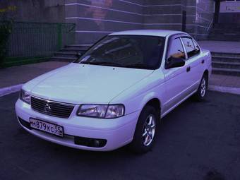 2003 Nissan Sunny Pictures