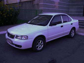 2003 Nissan Sunny Pics