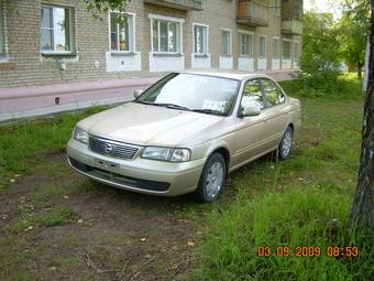 2003 Nissan Sunny Pictures