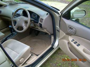 2003 Nissan Sunny Pictures