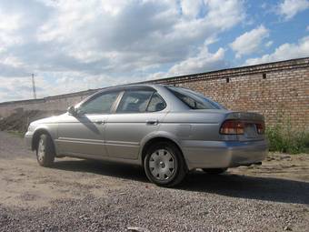 2003 Nissan Sunny Photos