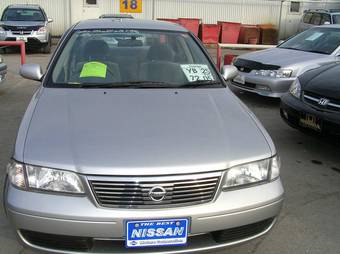 2003 Nissan Sunny Photos