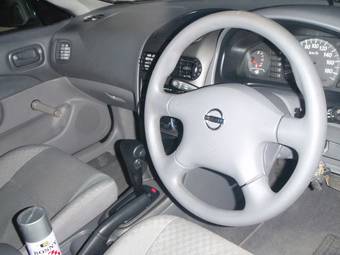 2003 Nissan Sunny Pictures