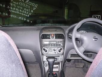 2003 Nissan Sunny Pictures