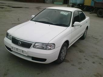 2003 Nissan Sunny Pictures