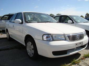 2003 Nissan Sunny Pictures