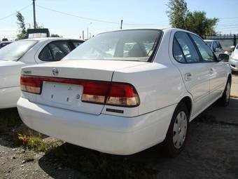 2003 Nissan Sunny Pictures