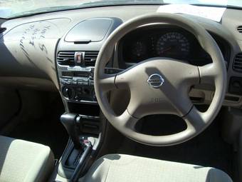 2003 Nissan Sunny Pictures