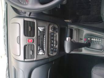 2003 Nissan Sunny Photos