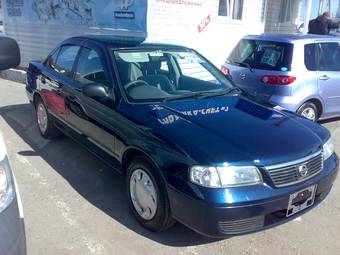 2003 Nissan Sunny Pictures