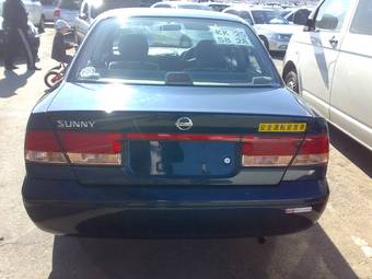 2003 Nissan Sunny Pictures