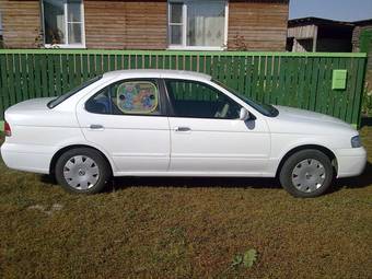 2003 Nissan Sunny Pics