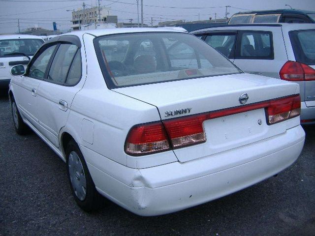 2004 Nissan Sunny