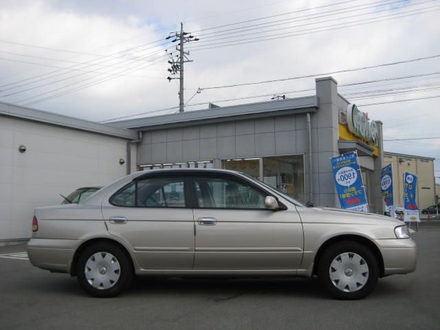 2004 Nissan Sunny