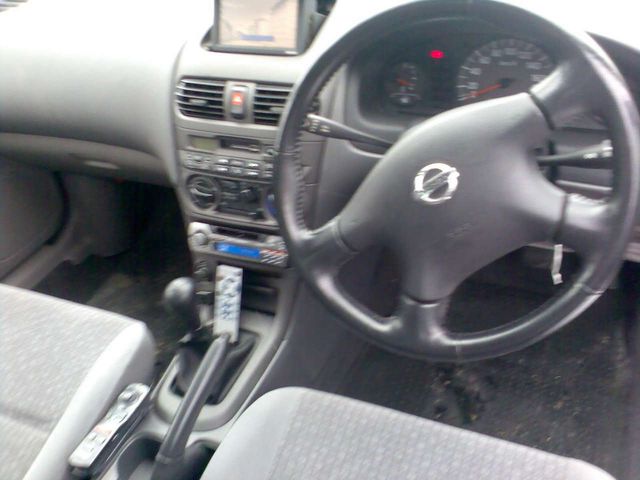 2004 Nissan Sunny