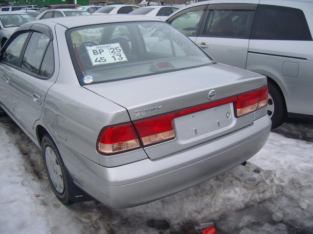 2004 Nissan Sunny