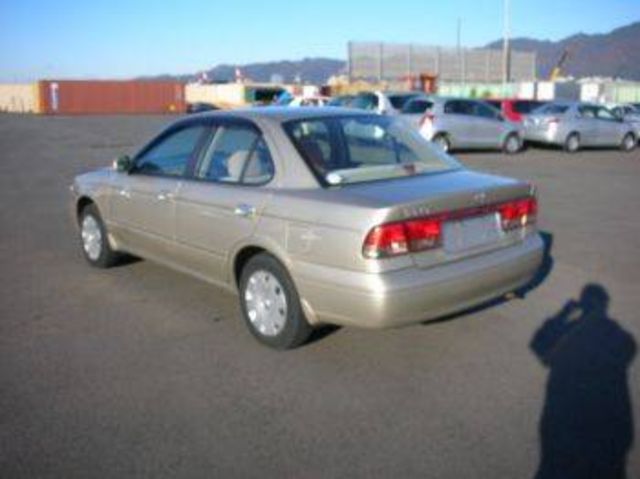 2004 Nissan Sunny