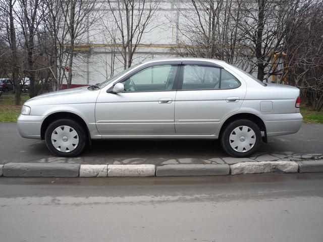 2004 Nissan Sunny