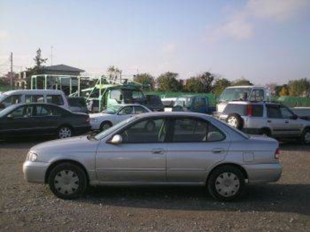 2004 Nissan Sunny