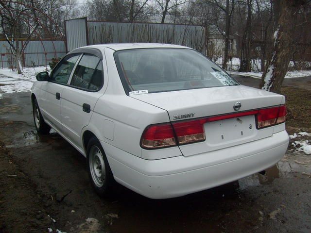 2004 Nissan Sunny
