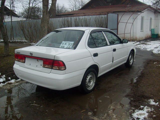 2004 Nissan Sunny