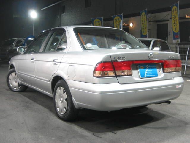 2004 Nissan Sunny