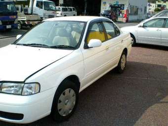 2004 Nissan Sunny Photos