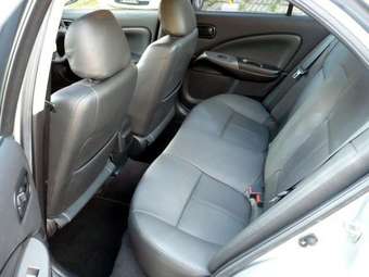 2004 Nissan Sunny Pictures